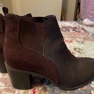 Ana Venice ankle boots